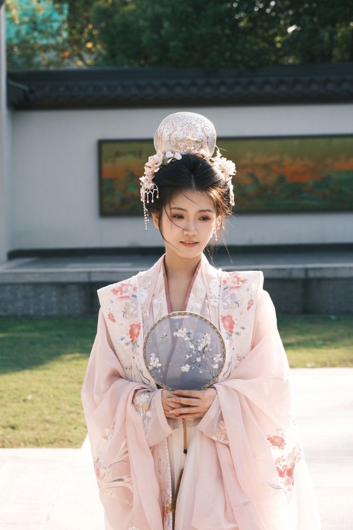 顶流歌手Jessie J宣布分手:以朋友身份共育孩子,粉丝意外